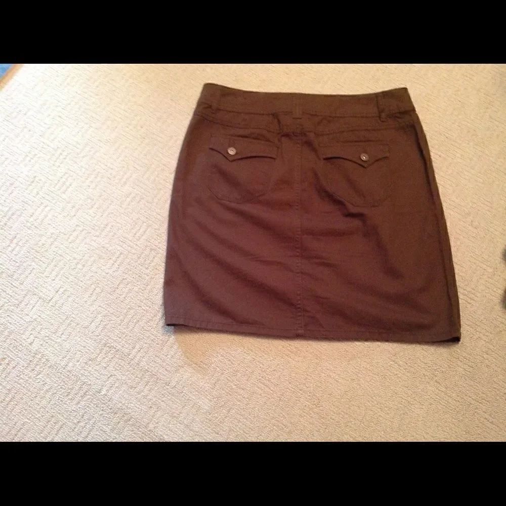 Brown size 14 ladies knee length skirt